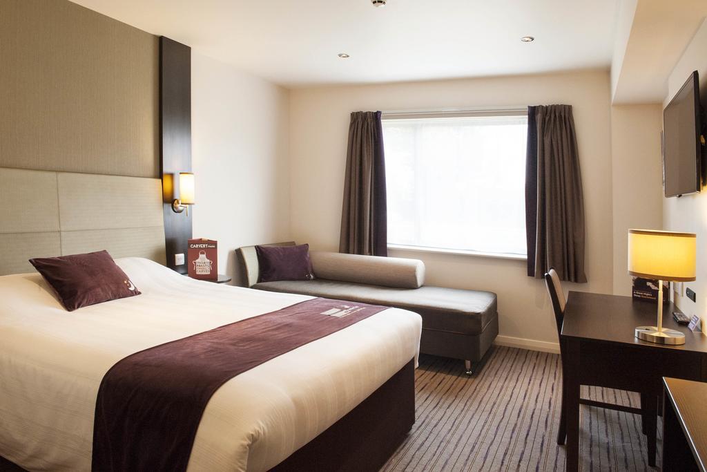 Premier Greenford Londra